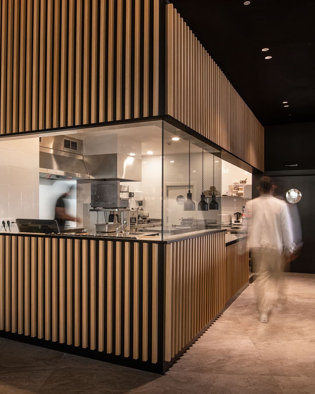 Vista de la cocina de Alarz desde el exterior